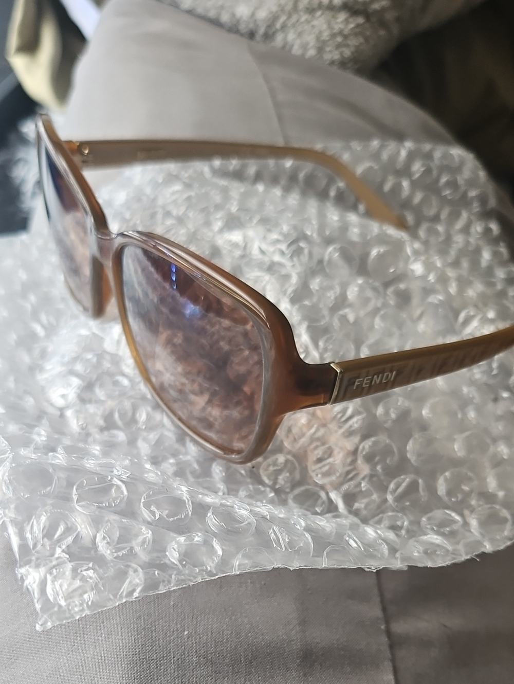 Fendi FS5275 AUTHINTIC!! sunglasses
